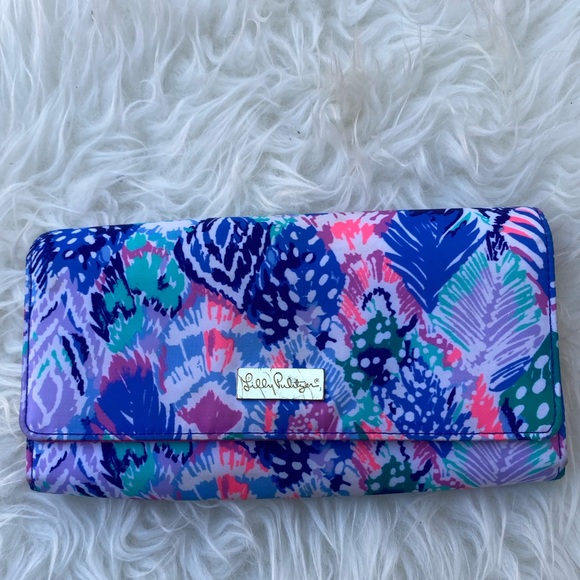 Lilly Pulitzer Travel Wallet Organizer - Picture 2 of 4
